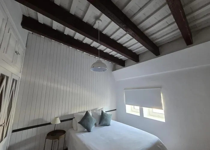 Apartahotel AmazINN Places Casa Calabuig Valencia Puerto - No Ascensor -